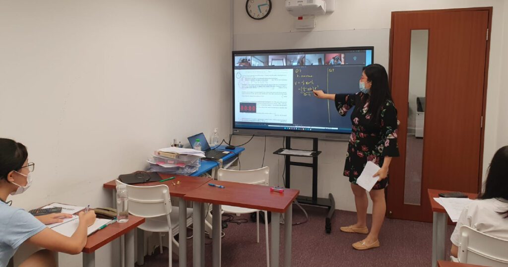 hybrid tuition smart screens